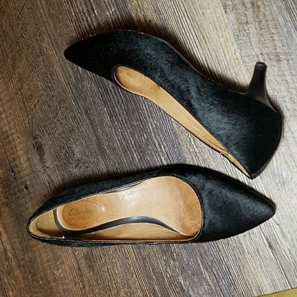 Clarks Black Leather Hair Size 8.5 pumps heels - Picture 12 of 16